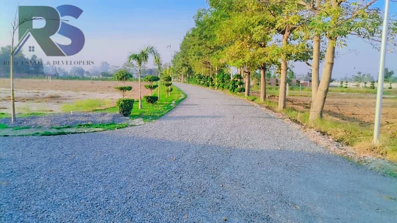 Hot Location Farm House Land For Sale 4