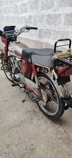 Yamaha  Bike 1989  ( Urgent sale ) Read discription