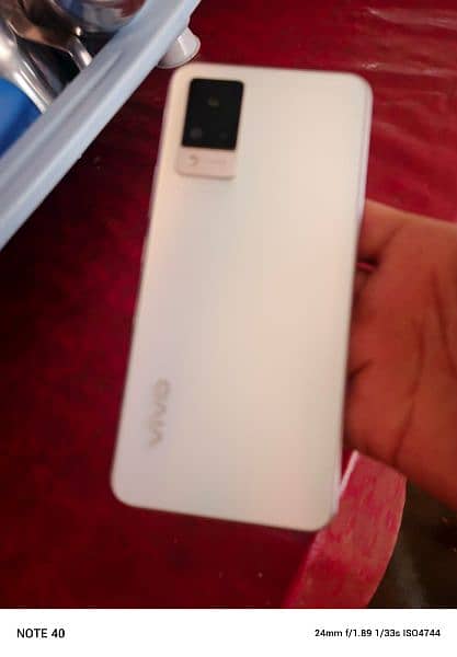 vivo v21 mobile and charger only condition good 3