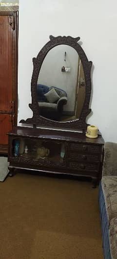 dressing table for usde hai but new jisa