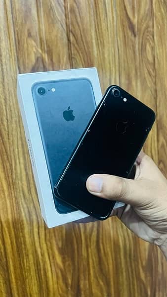 iPhone 7 pta approved full box 0