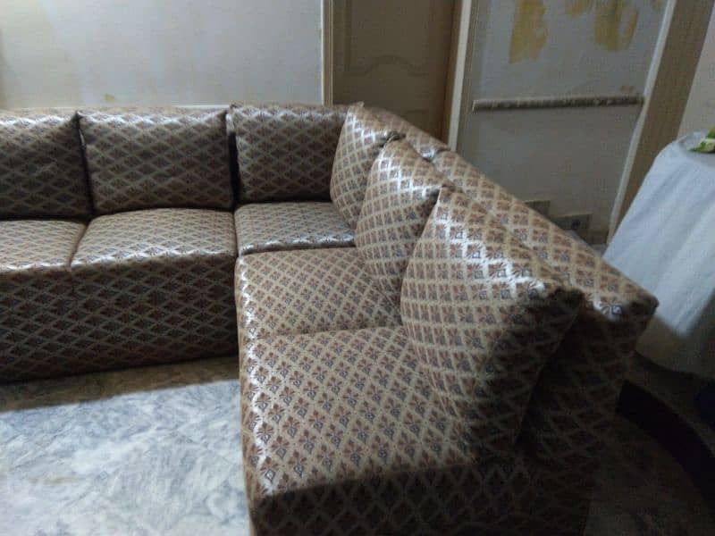 sofa 6 seater L shaped in new condition 2