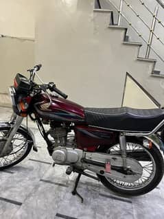 I want to sale my 125 red colour 2015 model