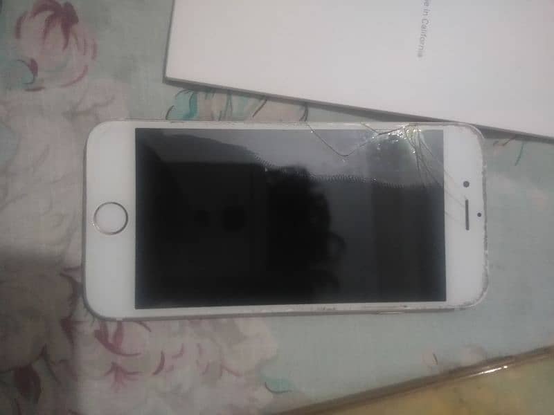 apple iphone 6s 16gb urgently selling with charger 6