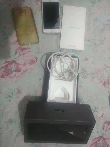 apple iphone 6s 16gb urgently selling with charger 7