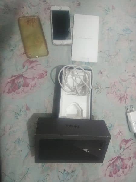 apple iphone 6s 16gb urgently selling with charger 8