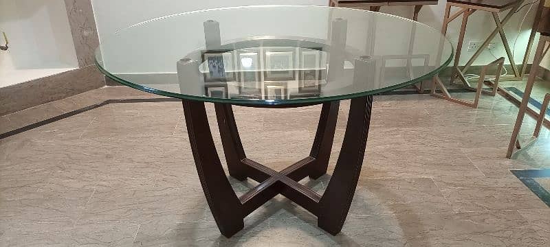 Beautiful Taali Wood 5 Feet Glass Top Round Dining Table 3