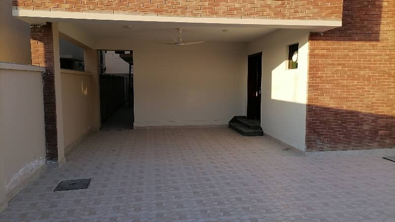 A Spacious 15 Marla House In DHA Defence - Villa Community 5