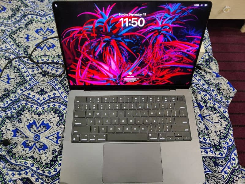 Apple MacBook Pro M3 2023 14" 18gb 512gb 2