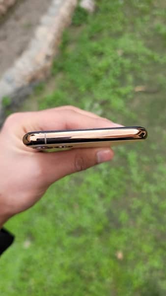 iPhone 11 Pro Max (Golden) FU Non PTA for Sale  | Excellent Condition 1