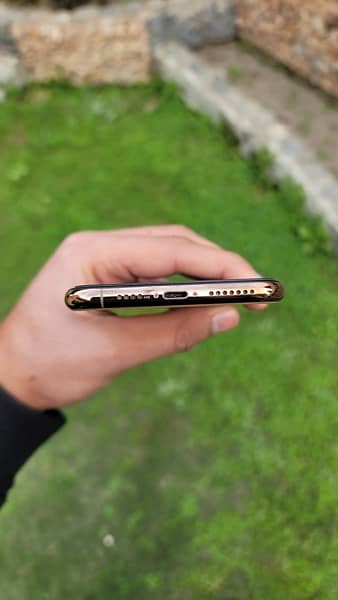 iPhone 11 Pro Max (Golden) FU Non PTA for Sale  | Excellent Condition 5