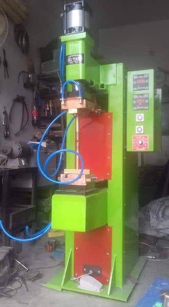 spot welding machine 11