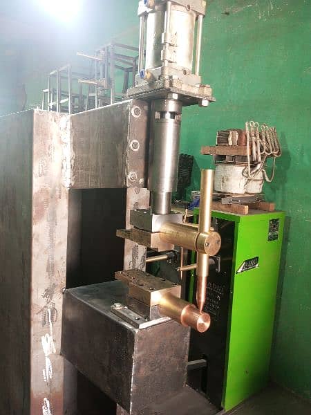 spot welding machine 13