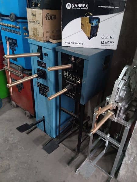 spot welding machine 15