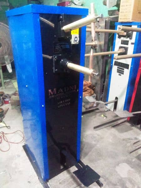 spot welding machine 17