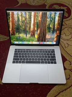 mackbook pro 2018 , 15 inch core i7