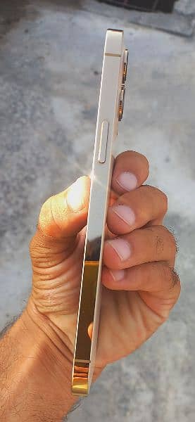 I phone 12pro max 256 gb coler white gold 2