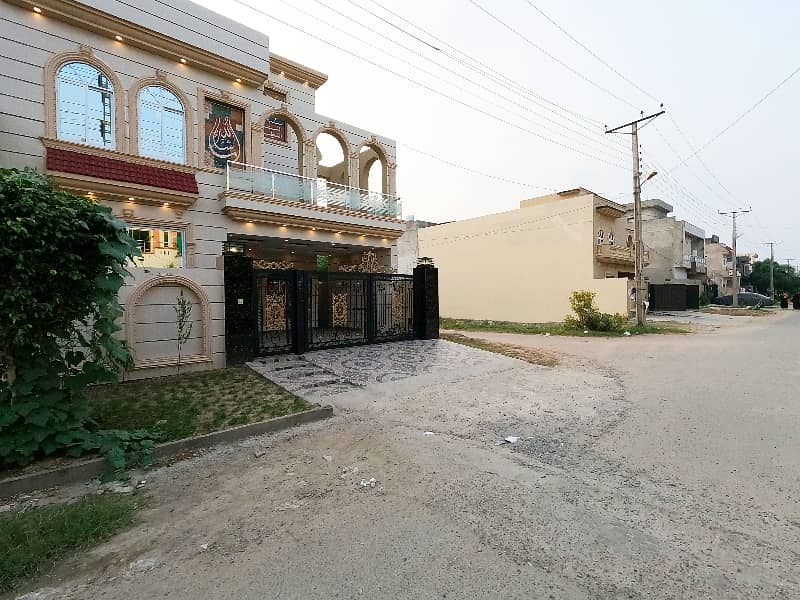 A Well Designed Corner House Is Up For sale In An Ideal Location In Lahore 1