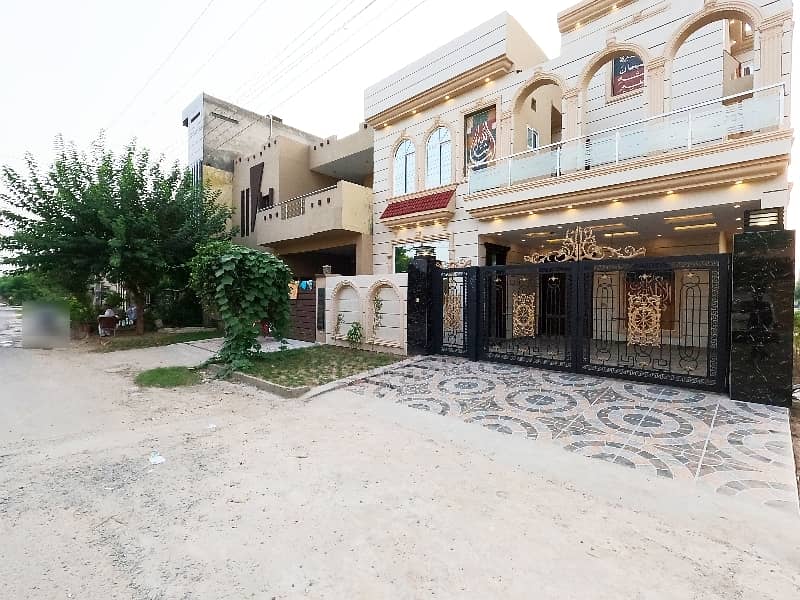 A Well Designed Corner House Is Up For sale In An Ideal Location In Lahore 3