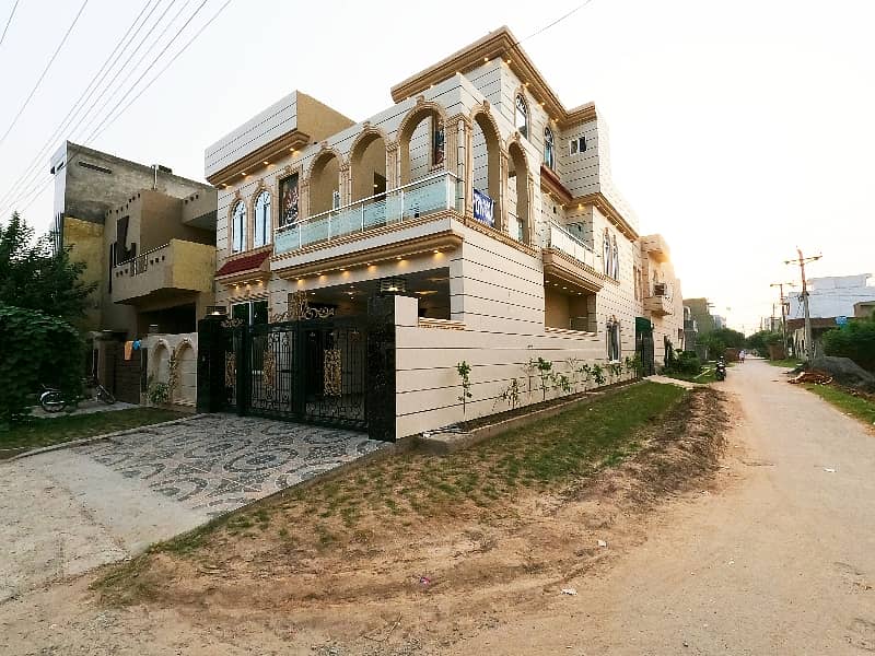 A Well Designed Corner House Is Up For sale In An Ideal Location In Lahore 5