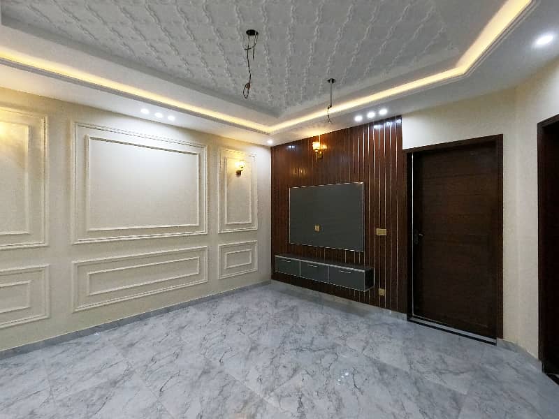 A Well Designed Corner House Is Up For sale In An Ideal Location In Lahore 10