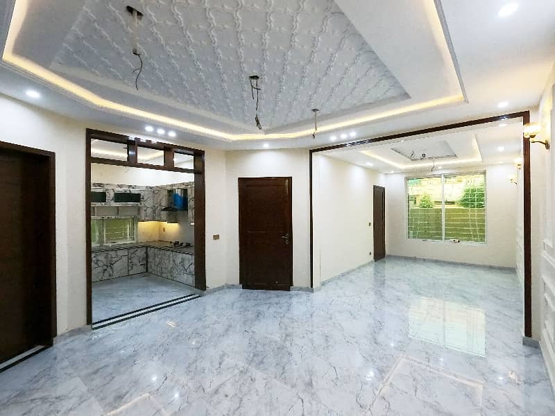 A Well Designed Corner House Is Up For sale In An Ideal Location In Lahore 11