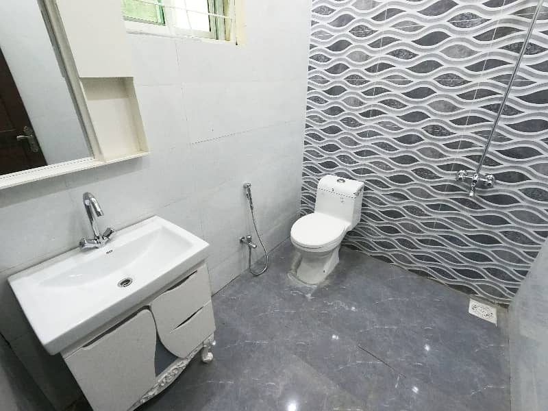 A Well Designed Corner House Is Up For sale In An Ideal Location In Lahore 25