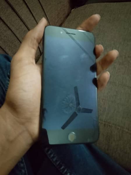 iPhone 7Plus mint condition non pta 8