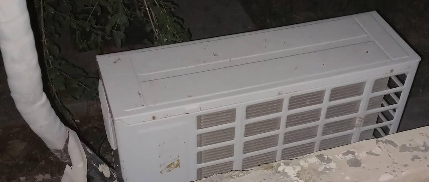 LG 1.5 Ton Window AC exellent Condition 1