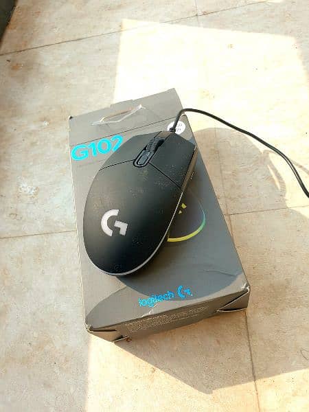 Logitech g102 Gaming Mouse 3