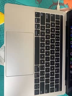 Macbook pro 2018 13" 8/256 gb ssd