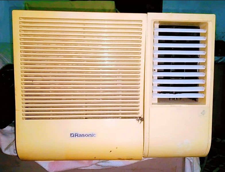 window ac 1 ton good condition 1