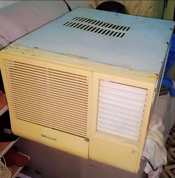 window ac 1 ton good condition 4