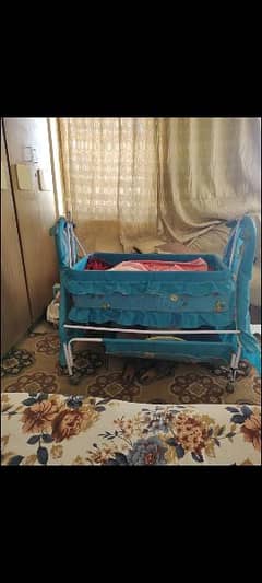 babybed available in good condition