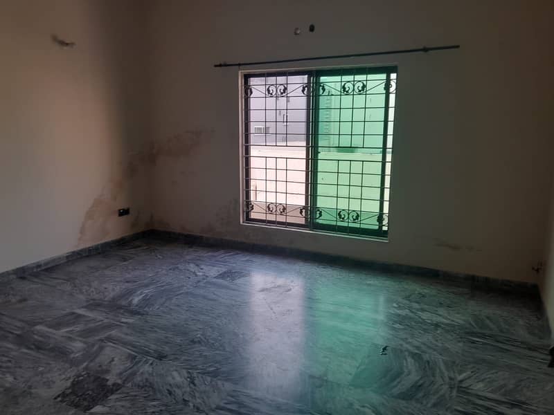 1 kanal upper portion Facing Park Ideal Location for rent 0