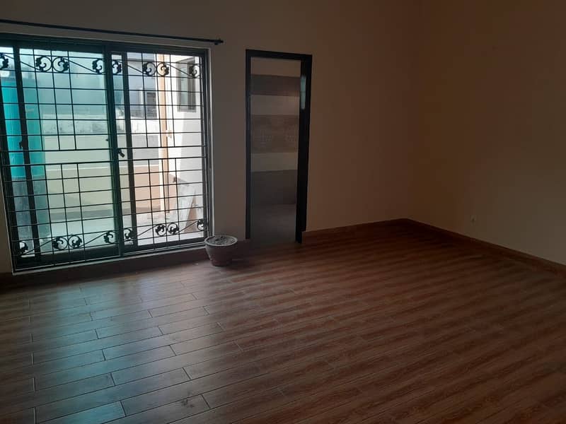 1 kanal upper portion Facing Park Ideal Location for rent 13