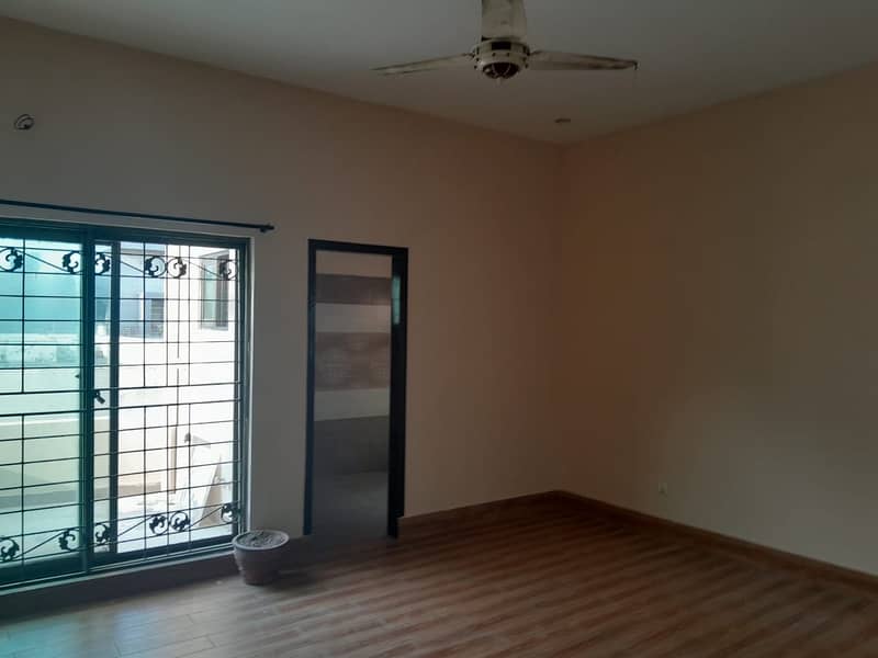 1 kanal upper portion Facing Park Ideal Location for rent 14