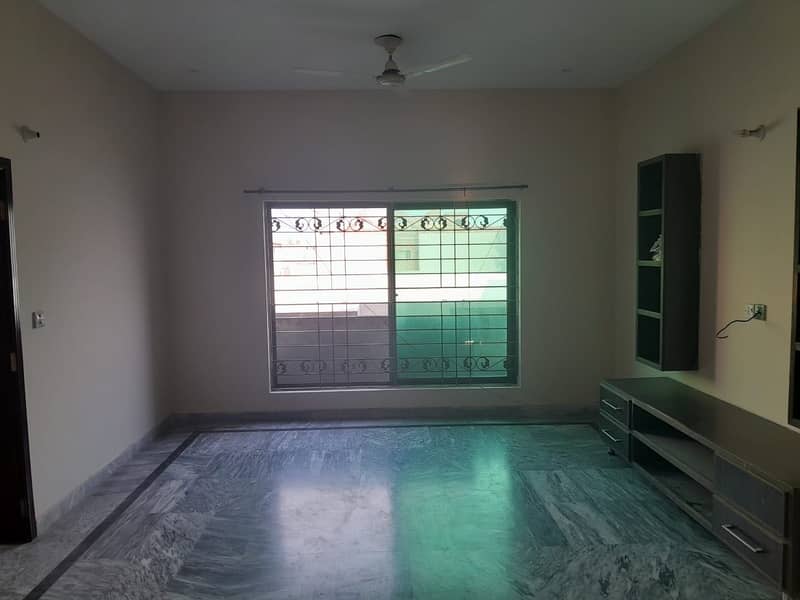 1 kanal upper portion Facing Park Ideal Location for rent 16