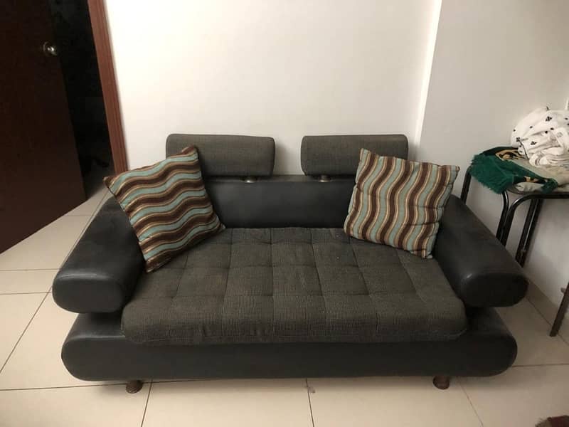 5 seater sofa set 10/10 condition 1