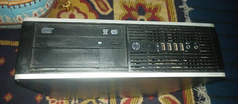 Hp Amd Redon 4 gb builth in graphics 1