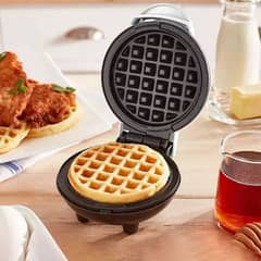 Mini waffle maker