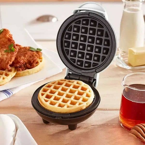 Mini waffle maker 0