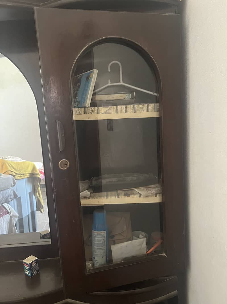 Dressing table for urgent sale 0