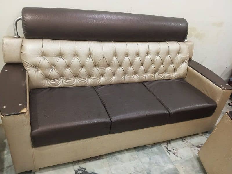 3-2-1 sofa set for urgent sale 3