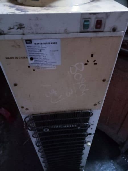 TCL water dispenser Good condition 1