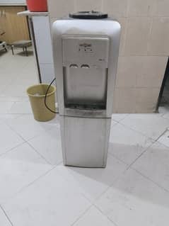 water dispenser all to all ok hai condition saf hai