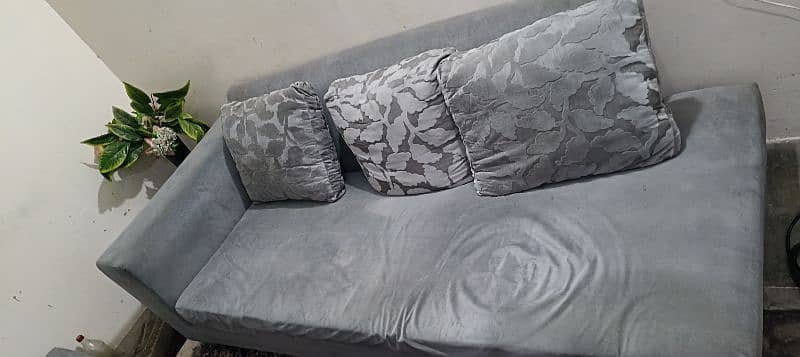 6 seater sofa set is Available for Urgent Sale 2