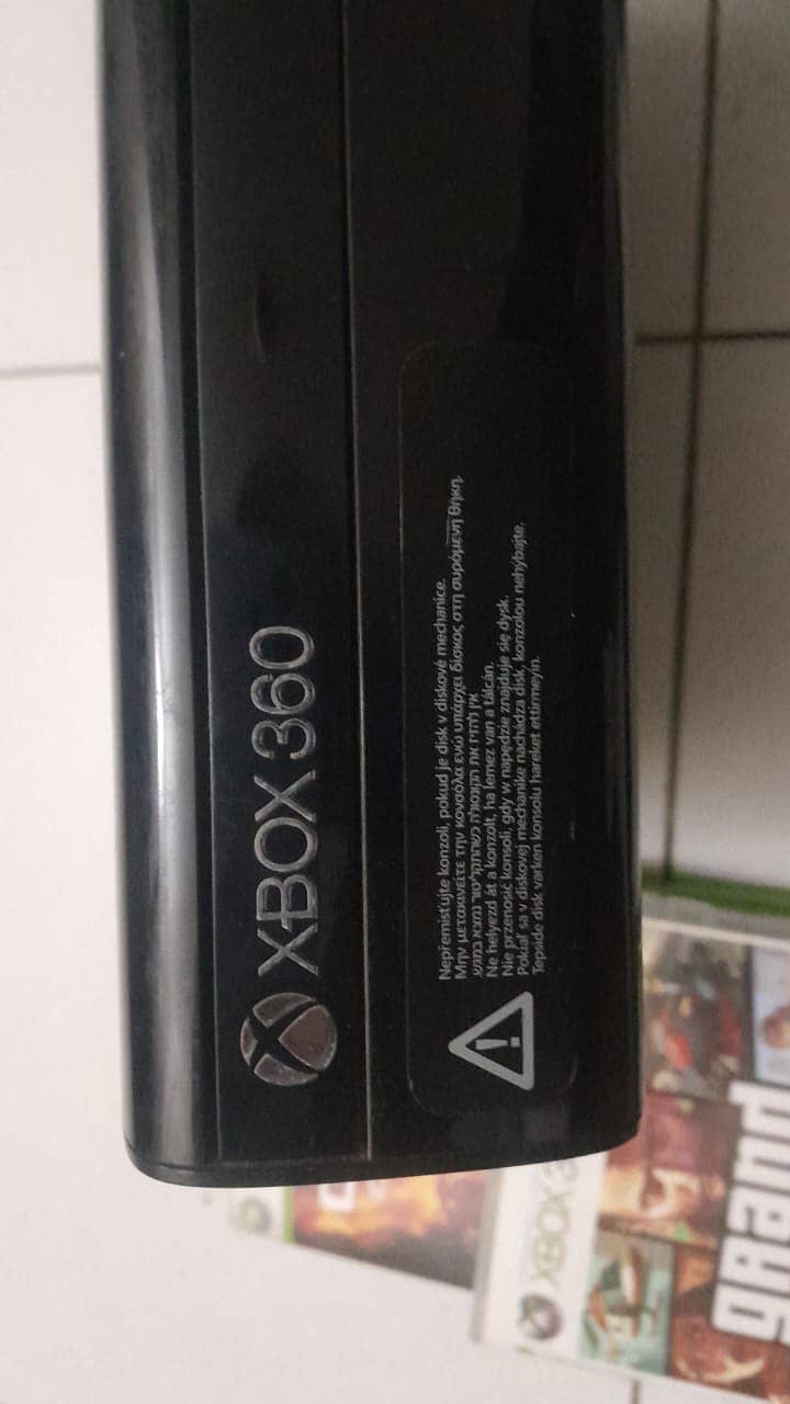 Xbox 3 excellent condition 1