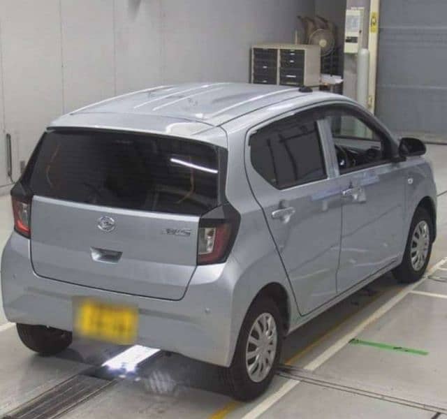 Daihatsu Mira 2021 1