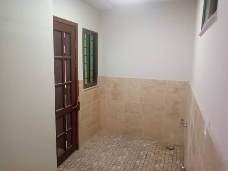 New Design, 12 Marla 4 Bed Flat For Rent In Askari 11 Lahore 9